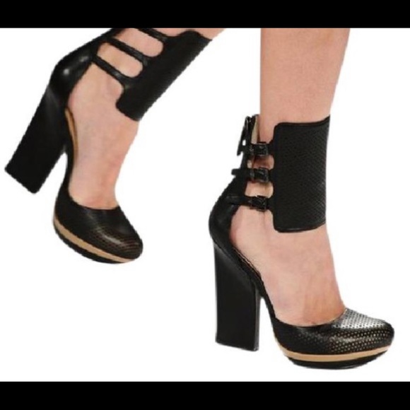 BCBG MAXAZRIA MA-HAILEY SIze 8/38 - Picture 1 of 5